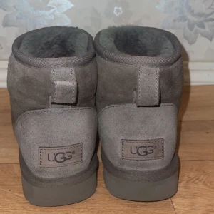 Uggs - Säljer mina underbara Uggs i stlk:38 till super pris!!🫶🏻💕 Endast använda 1 vinter och är impregnerade på nytt så de är redo för användning🥰