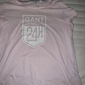 Gant T-shirt  - Storlek M ganska använd 