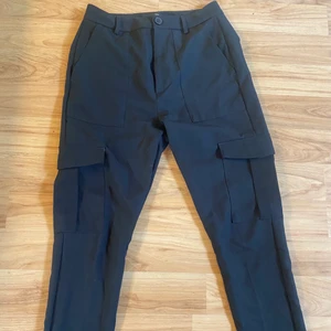 Bikbok byxor  - Säljer dessa Bikbok byxor i storlek 40 för 80kr