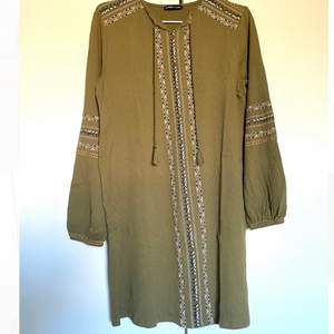 Lång tunika som fungerar som en kort klänning 💚 Olivgrön färg 💚