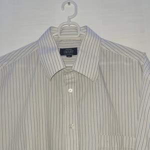 Vit skjorta (Storlek-XL)
