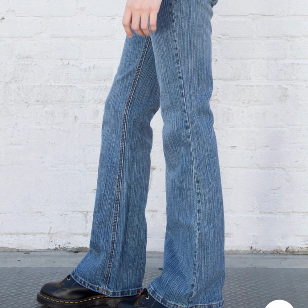 Säljer mina brielle 90’s jeans från brandy mellvile. Säljer pga att jag inte använder dom längre då dom är alldeles för stora. Köpte byxorna för 400kr, säljs för 350kr+frakt.. Jeans & Byxor.