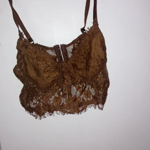 Topp/bh - Köpt ifrån shein men säljer då jag tycker att den är lite för kort för att vara en topp men annars är den jätte fin. 25+ frakt