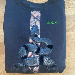 Glorious Gangsta Tröja  - Glorious Gangsta tröja inte använd mycket alls därav mycket bra skick, frakt går att ordna!