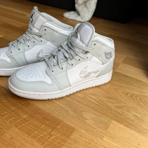 Air Jordan mid 1 Camo grey  - Strl 40