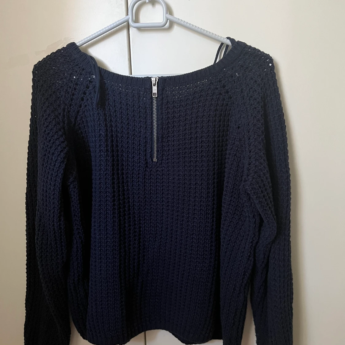 Mörk blå stickad tröja - 90