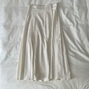 Xs midi length skirt 