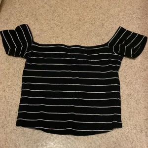 Jacqueline de yong  - Säljer dessa toppen jätte fina plus bekväma jag kan sänka priset 💗