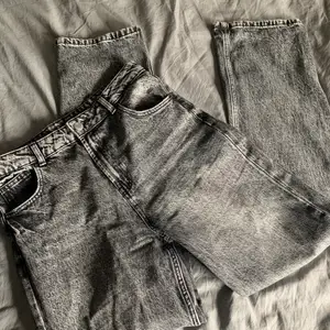 Så snygga gråa jeans. Nästan nya! 