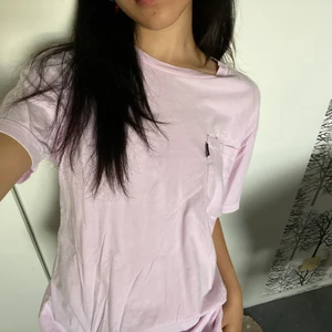 Ripndip t-shirt med tryck - Trots välanvänd har t-shirten inga synliga defekter och är väldigt bekväm. 