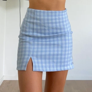 Rutig kjol - As skön kort kjol, jag är 155cm🤍köparen står för frakten på 49kr🤍