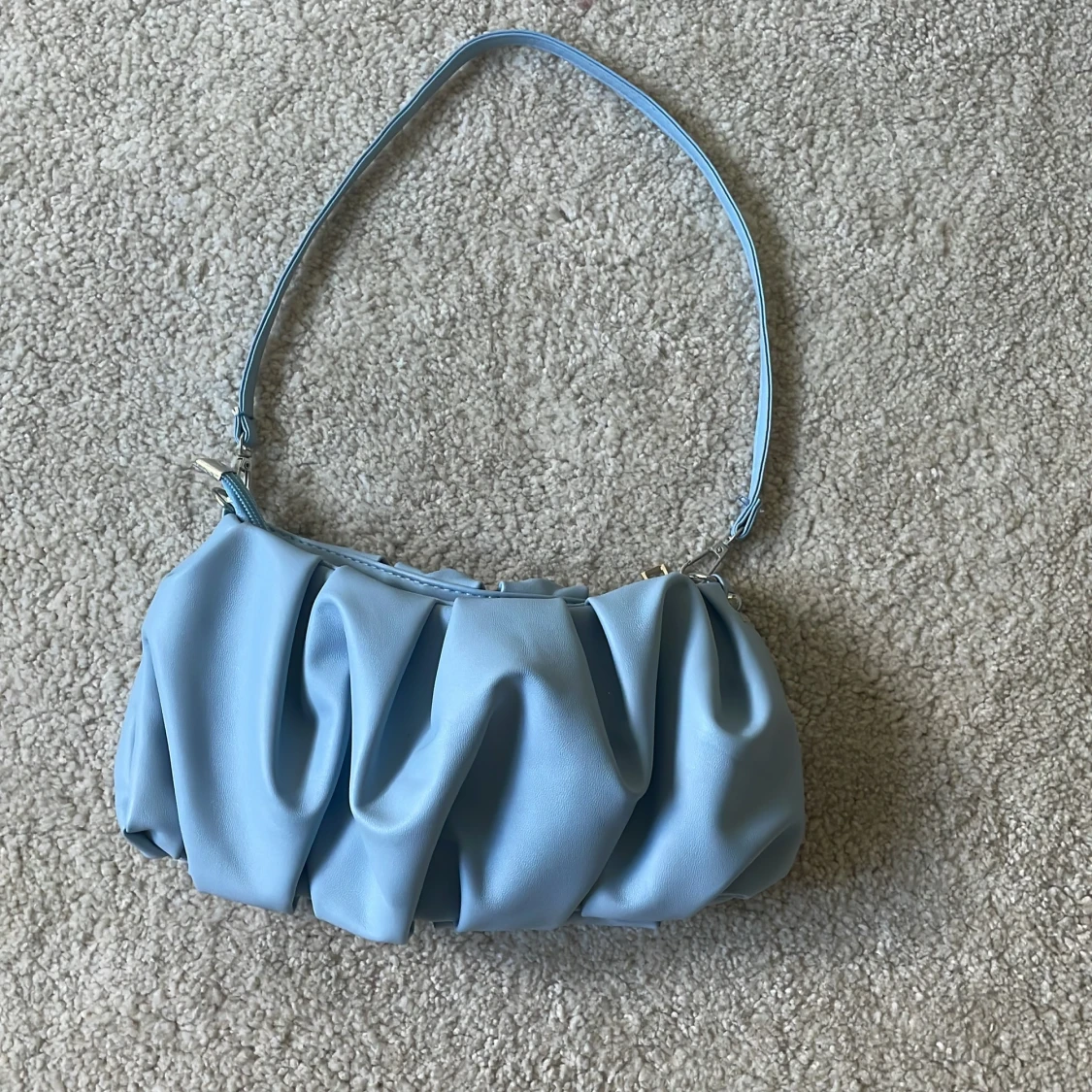 Blå handväska i fint skick - 90