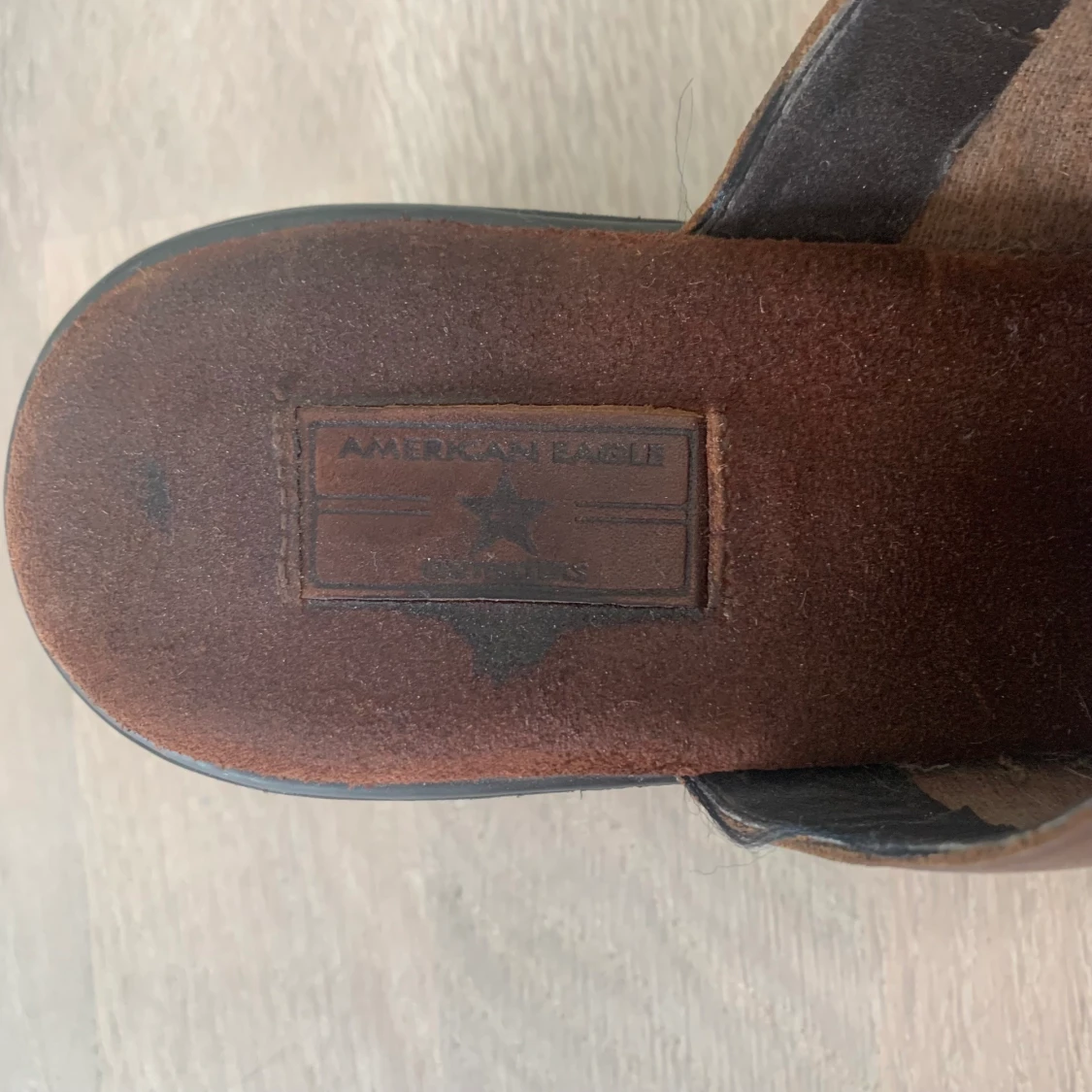 Bruna lädersandaler med klack - 91