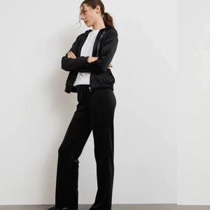 Set - Velour set från gina tricot, strl M, båda delarna ingår💗