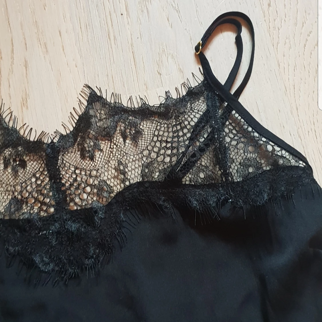 Svart spetslinne - 90