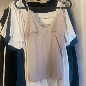 Linne  - Säljer detta jätte beigea söta linne 💘 säljer för 80 kr+ 66 kr frakt. Passar S/M