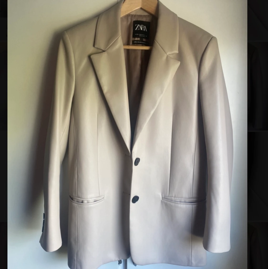 Oversize Blazer i skinnimitation 