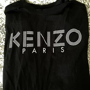 Kenzo T-shirt  - Storlek S herr, men passar dam också