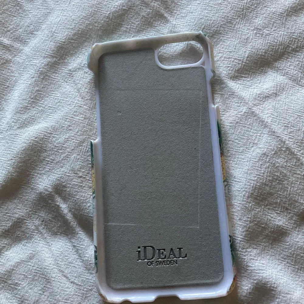 Ideal of sweden skal. Bra skick. Passar till iPhone 7/8/SE . Accessoarer.