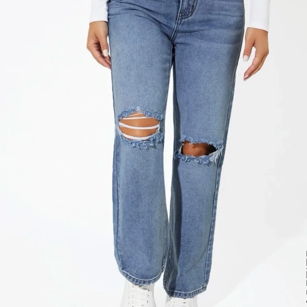 Aldrig använda, köptes från Shein för 239kr men var inte alls min stil. Dom är endast testade! . Jeans & Byxor.