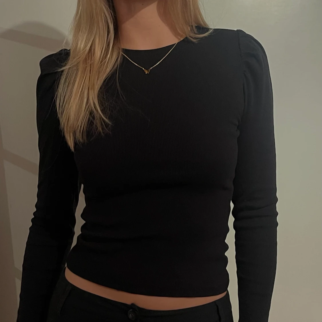 Svart basis tröja
