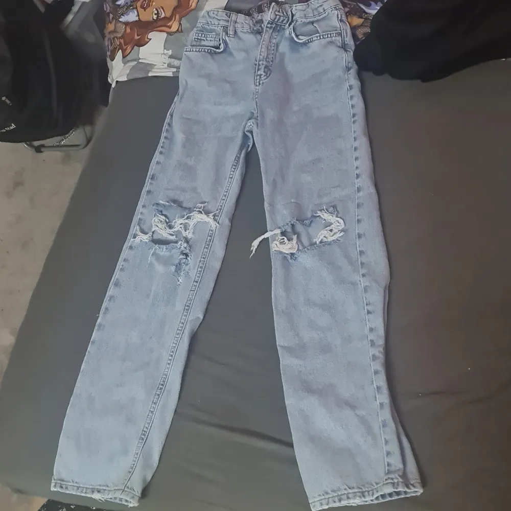Jättefin jeans stl 146 från Gina tricot. Jeans & Byxor.