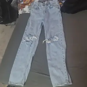 Jättefin jeans stl 146 från Gina tricot