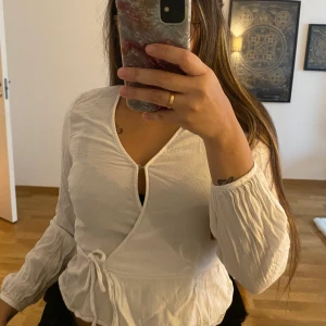 Fin blus  - Fint skick & knappt använd 