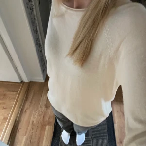 Stickad tröja - Jätte skön stickad tröja från Vero Moda som tyvärr inte kommer till användning längre 