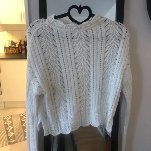 Virkad tröja NAKD - Fint skick. Bara använd nån gång 