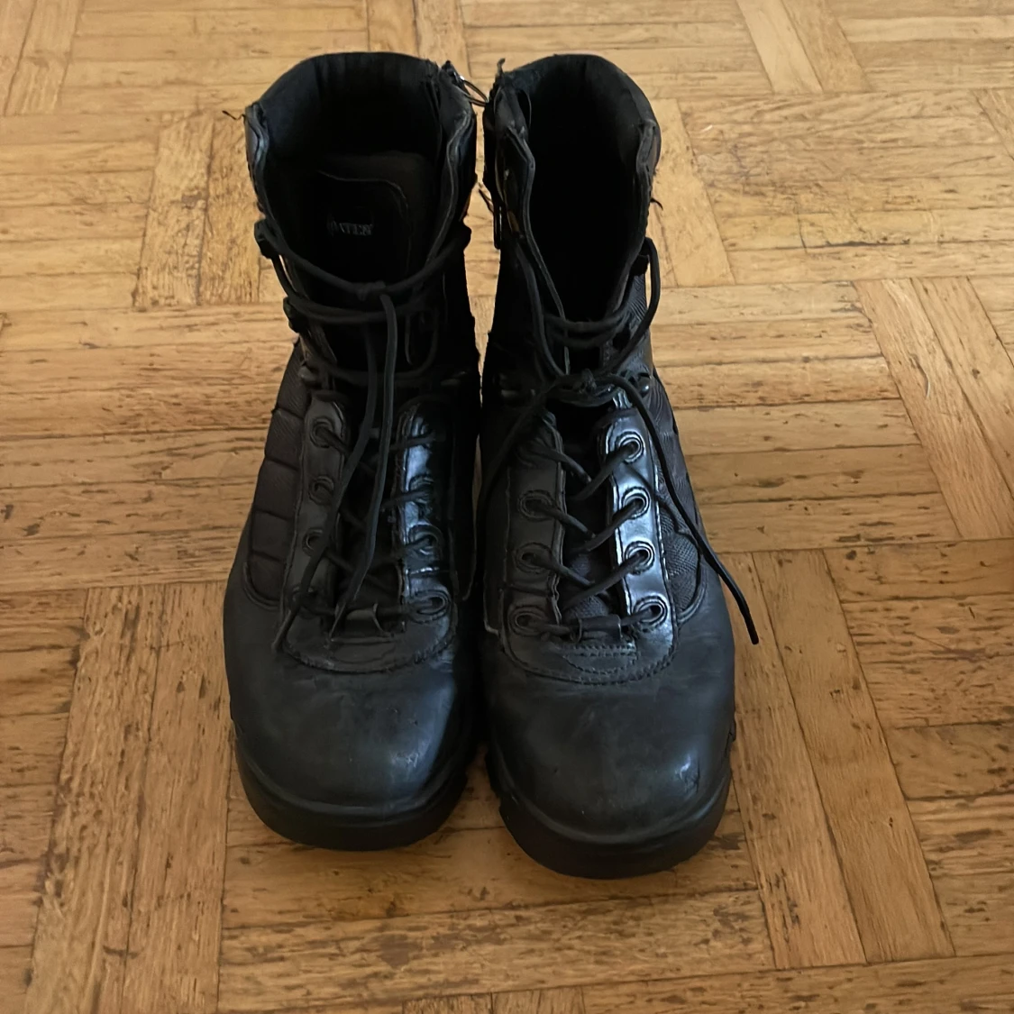 Bates (Enforcer Ultralit E02260)