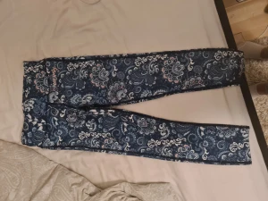 Odd molly träningstights - Riktigt fint par träningstights från odd molly. Storleken är 0 men det är samma som xs. Skriv vid fler frågor 