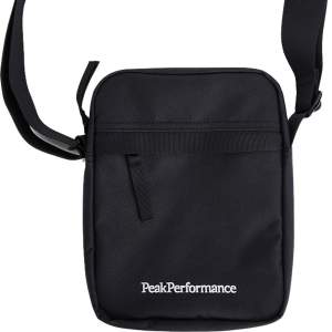 Helt ny peak performance väska! Aldrig andvänd med lapp kvar. Perfekt att ha med sig överallt och får plast med mycket för sin storlek.🙌🏽
