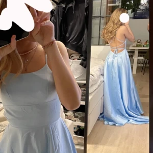 Balklänning - Säljer min jättefina balklänning då den inte kommer komma till användning längre. ÄLSKAR denhär klänningen och den är så otroligt vacker. Jätte fint skick och har bara används 1 gång 💙 Nypris: 1300