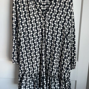 Zara klänning  - Super fin sommar klänning!!  Skriv för fler bilder💞💞