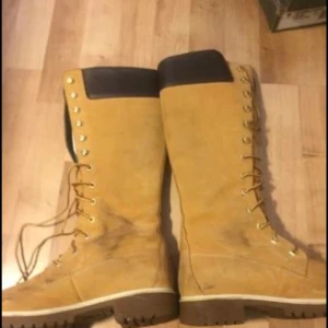 Supersnygga Timberland stövlar stl 39 - Snygga Timberland stövlar. Varma och sköna. Använda ett fåtal gånger .