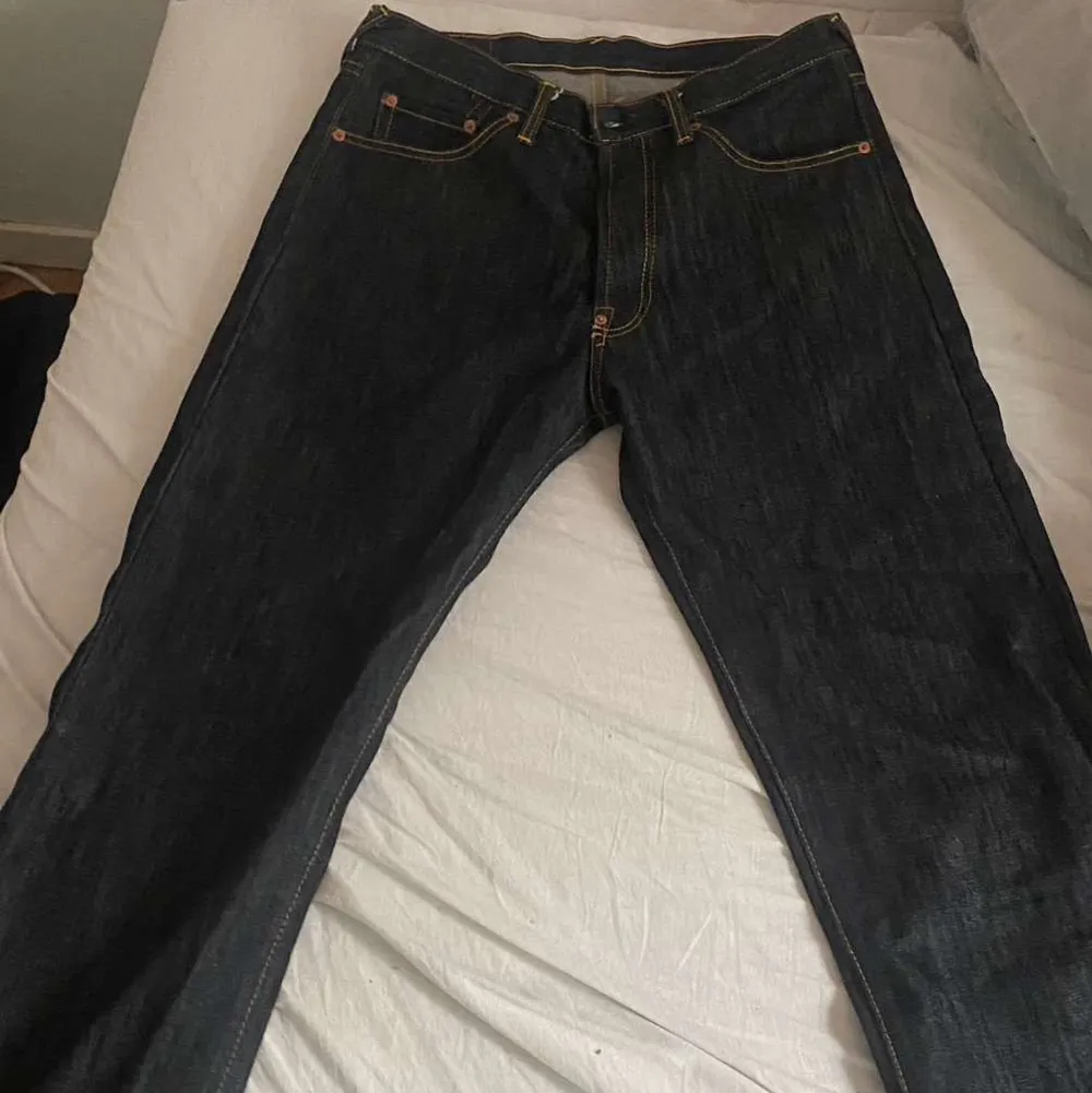 Feta Evisu jeans som inte kommer till användning pga för stora, annars jättebra skick. Tryck inte på köp nu utan skriv privat om du är intresserad! Kan mötas upp i malmö annars står köpare för frakt💋pris kan diskuteras . Jeans & Byxor.