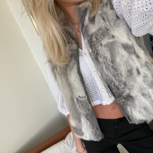 Kanin väst - Världens finaste väst i kaninpäls