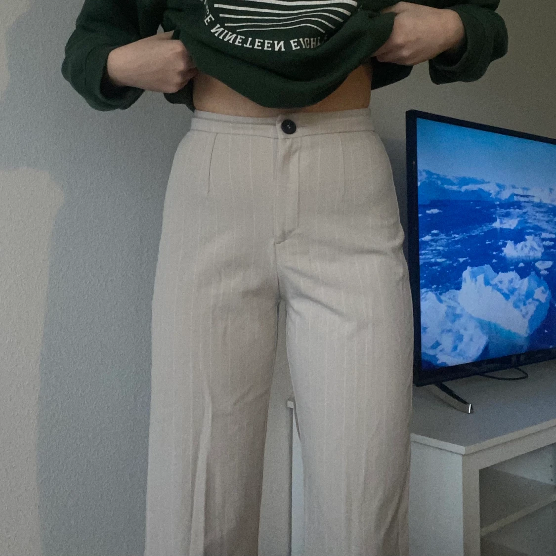 Beigefärgade kostymbyxor - 90