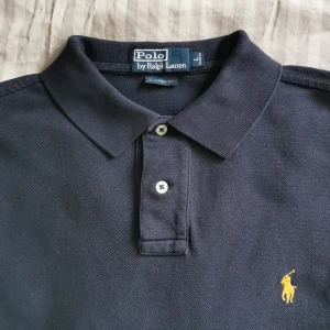 Ralph Lauren piké - Ralph Lauren piké blå som ny