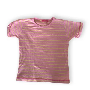 Baby tee - Så söt rosa randig baby tee!!!🥰🥰