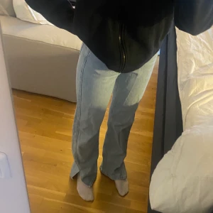 Jeans - Jeans från weekday, dem är lite långa på mig som är 170❤️‍🔥