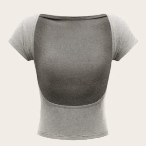 Grå tröja🤍 - Säljer denna ljusgråa toppen från Shein som är populär just nu🤍 Aldrig använd  