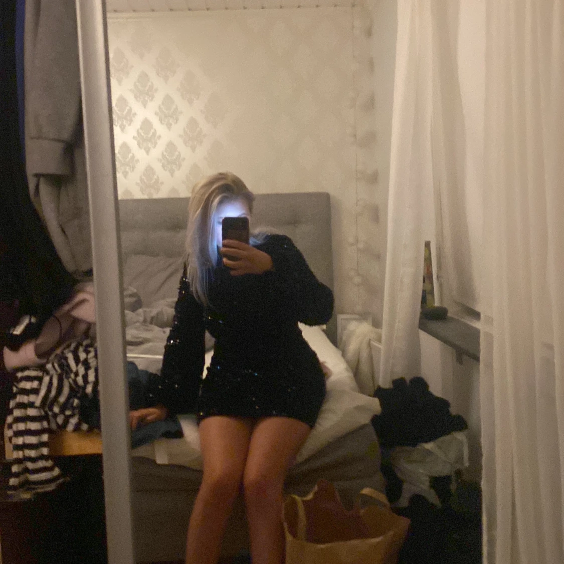 Svart glitter klänning - 90