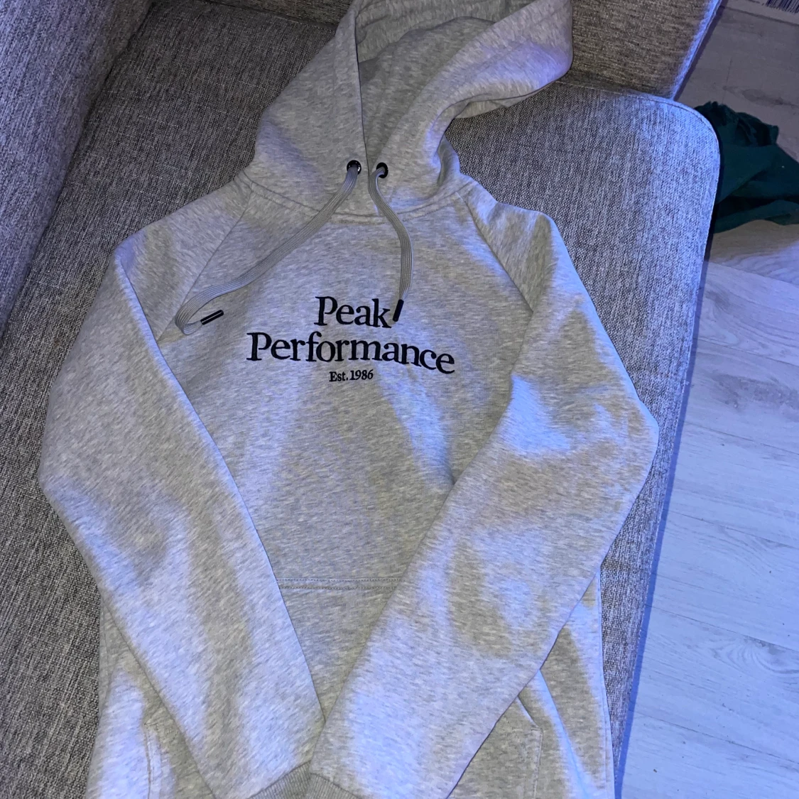 Peak performance hoodie - storlek S