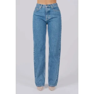 Adsgn jeans - Jeans från Adsgn i storlek M. Är i bra skick. De är uppsydda så de passar mig som är 170🥰 Bara att skriva om ni vill ha fler bilder eller undrar något!