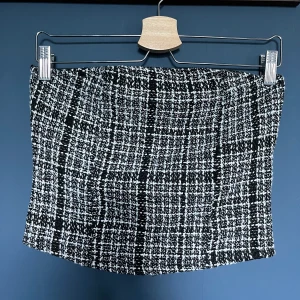 Korsett  - Chanel inspirerad korsett i crop modell. NY aldrig använd 