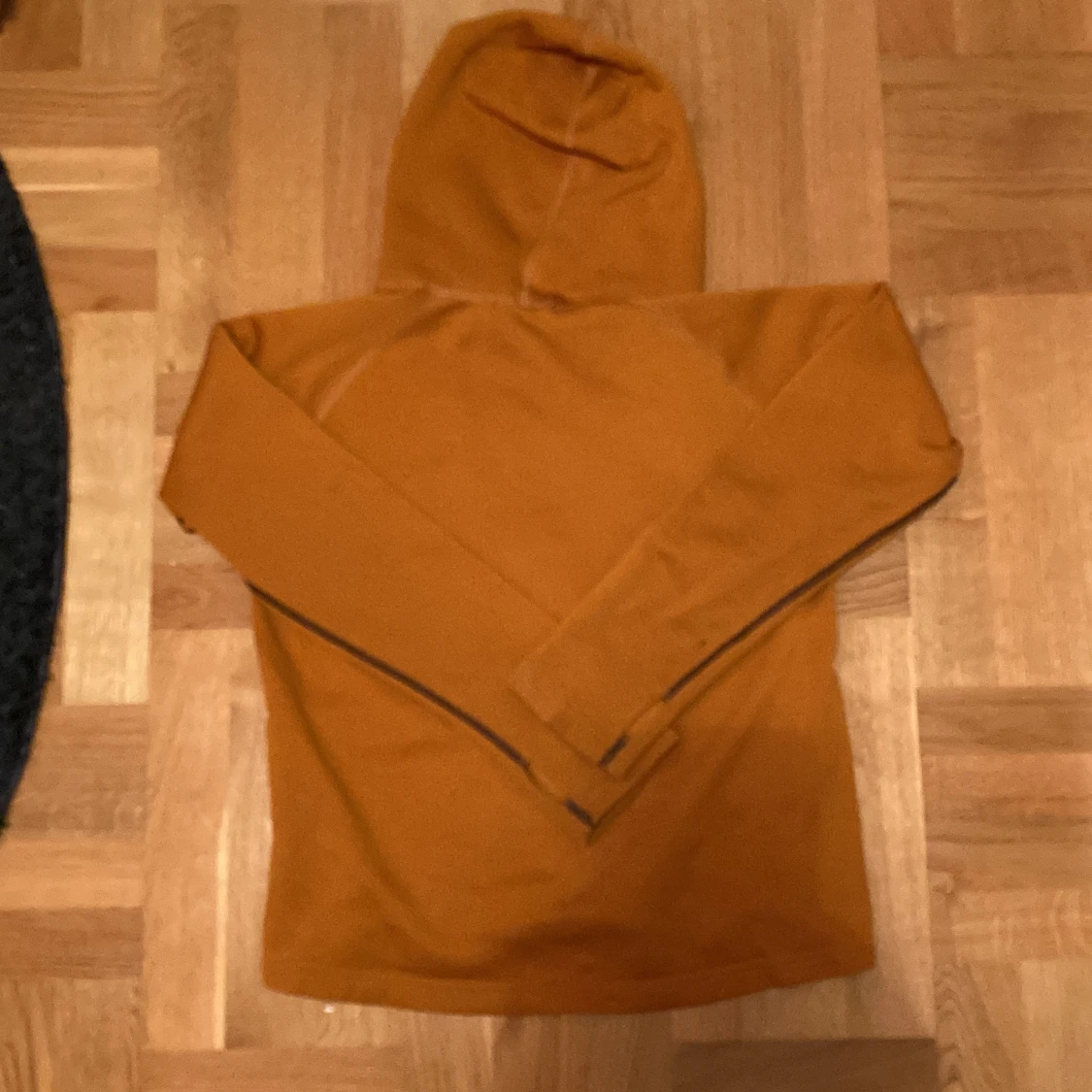 Orange HOUDINI tröja  - 90