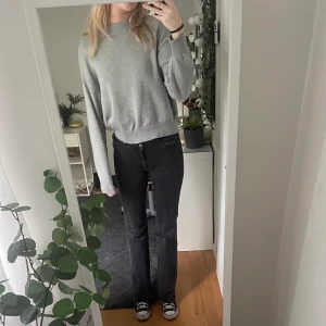 Grå tröja - Grå tröja från HM med lite av ballong armar. Väldigt fint skick, och använd fåtal gånger. ❤️