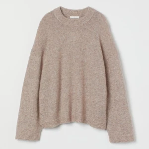 Mohair tröja - H&M - Säljer denna mohair tröja från hm i storlek M. Hör av er för fler bilder 🤗
